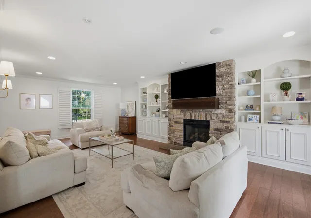 Photo 3 of Single family home for sale at 5212 Williamsburg Rd, Brentwood, TN 37027 | MLS# 3254957 | Listing updated on 2026-07-21