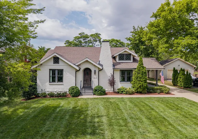 1st image of 2534 Ashwood Ave, Nashville, TN 37212 | MLS# 3259751