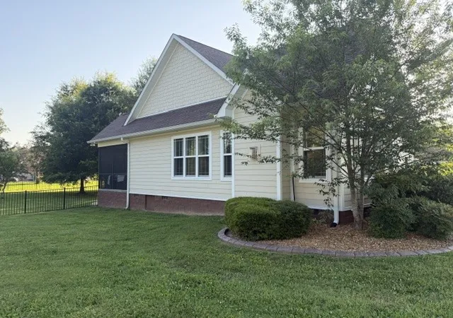 Homes for sale in Winchester, TN | 2425 Old Tullahoma Rd, Winchester, TN 37398 | MLS# 3255198