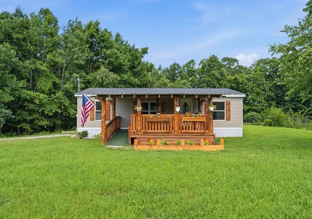 Homes for sale in Hohenwald, TN | 111 Jana Lane, Hohenwald, TN 38462 | MLS# 3254945