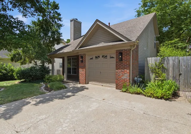 Photo 3 of Single family home for sale at 403 Reigh Ct, Franklin, TN 37069 | MLS# 3256414 | Listing updated on 2026-08-25