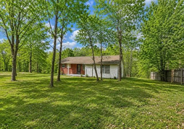 5th image of 751 Hogan Rd, Clarksville, TN 37043 | MLS# 3255537