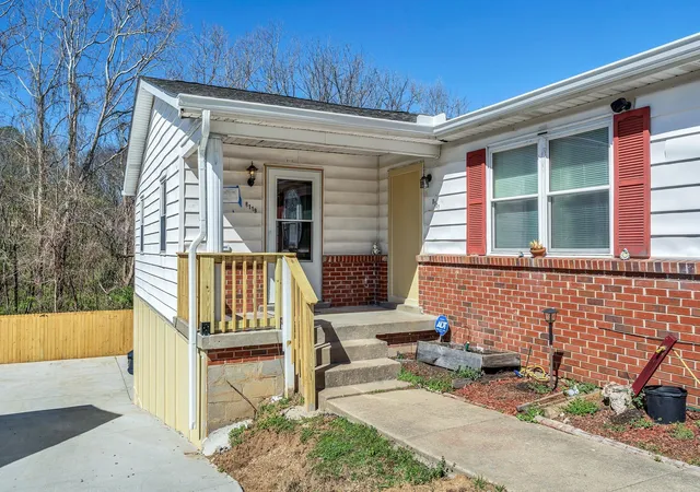 Photo 3 of Townhouse for sale at 8119 Bonnafair Dr, Hermitage, TN 37076 | MLS# 3255671 | Listing updated on 2026-08-20
