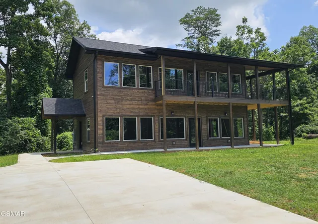 Homes for sale in Pigeon Forge, TN | 2613 Highland Park Dr, Pigeon Forge, TN 37863 | MLS# 3263374