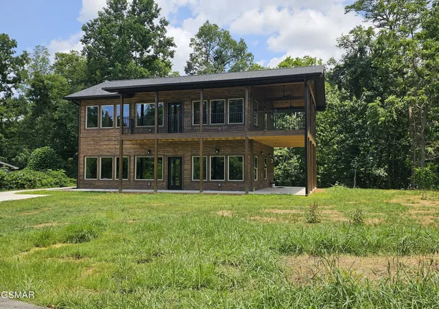 Homes for sale in Pigeon Forge, TN | 2613 Highland Park Dr, Pigeon Forge, TN 37863 | MLS# 3263374