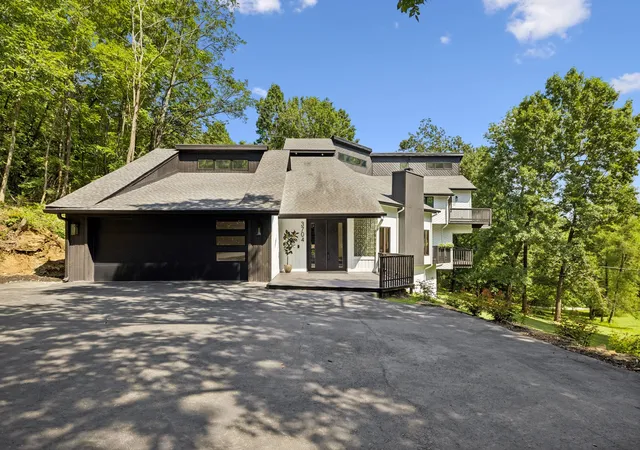 2nd image of 3704 Homeland Dr, Nashville, TN 37218 | MLS# 3259689