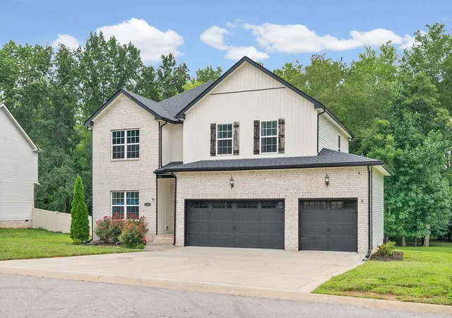 Photo 3 of Single family home for sale at 1333 Morning Star Dr, Clarksville, TN 37042 | MLS# 3255186 | Listing updated on 2026-08-20