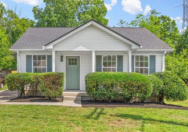 Photo 3 of Single family home for sale at 2573 Slaydon Dr, Nashville, TN 37207 | MLS# 3255170 | Listing updated on 2026-08-30