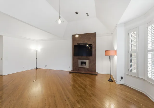 Photo 3 of Townhouse for sale at 534 Armistead Pl, Nashville, TN 37215 | MLS# 3302298 | Listing updated on 2026-08-30