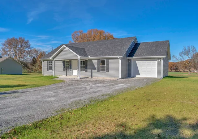 Homes for sale in Winchester, TN | 1543 Paynes Church Rd, Winchester, TN 37398 | MLS# 3256592