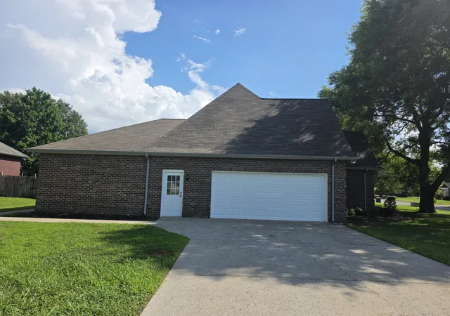Photo 2 of Single family home for sale at 2810 Regenwood Dr, Murfreesboro, TN 37129 | MLS# 3255389 | Listing updated on 2026-08-20