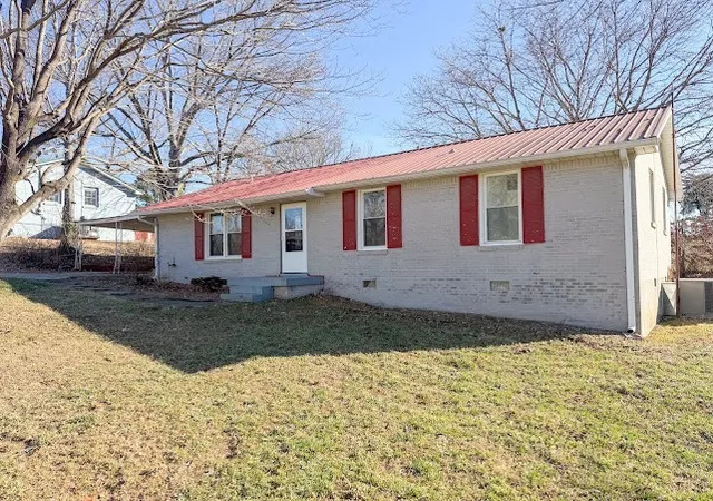 Homes for sale in Lawrenceburg, TN | 1704 Walnut Ave, Lawrenceburg, TN 38464 | MLS# 3256296