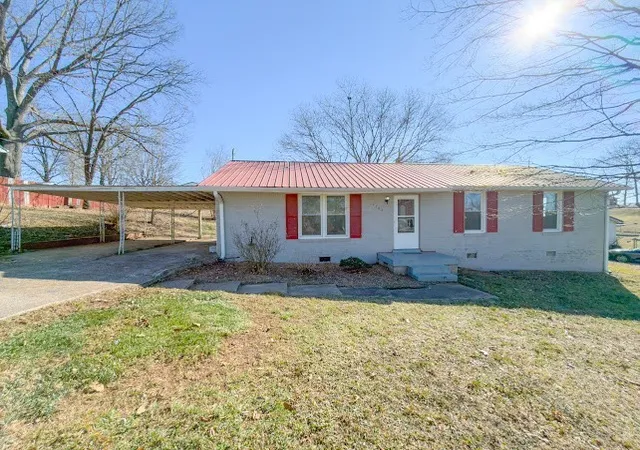Homes for sale in Lawrenceburg, TN | 1704 Walnut Ave, Lawrenceburg, TN 38464 | MLS# 3256296