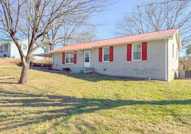 Homes for sale in Lawrenceburg, TN | 1704 Walnut Ave, Lawrenceburg, TN 38464 | MLS# 3256296