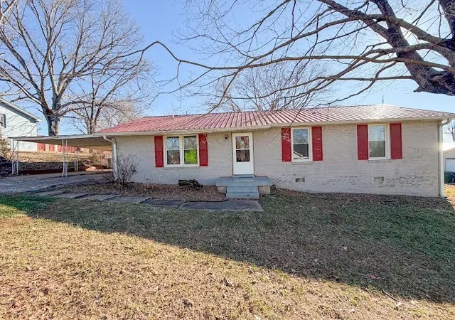 Homes for sale in Lawrenceburg, TN | 1704 Walnut Ave, Lawrenceburg, TN 38464 | MLS# 3256296