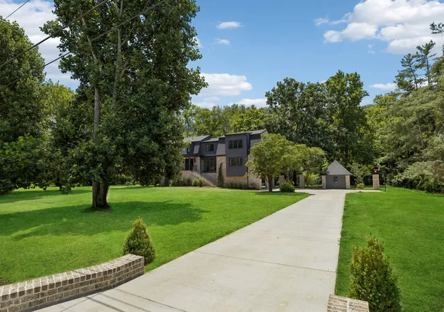 Homes for sale in Brentwood, TN | 1901 Harpeth River Dr, Brentwood, TN 37027 | MLS# 3261169
