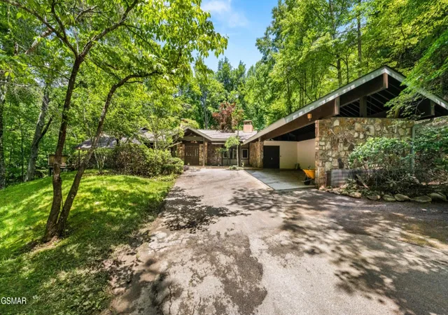 2nd image of 1115 Old Cartertown Road, Gatlinburg, TN 37738 | MLS# 3514596