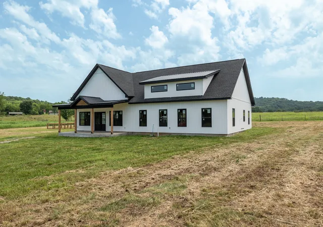 Homes for sale in Petersburg, TN | 2985 Lewisburg Hwy, Petersburg, TN 37144 | MLS# 3262110