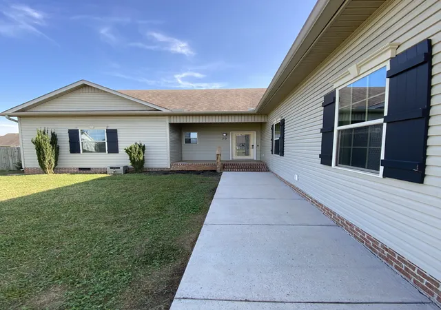 Photo 4 of Single family home for sale at 79 Charlotte Dr, Winchester, TN 37398 | MLS# 3256175 | Listing updated on 2026-07-25