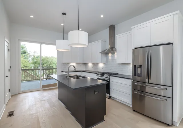 Photo 4 of Single family home for sale at 916d 32nd Avenue N, Nashville, TN 37209 | MLS# 3255514 | Listing updated on 2026-09-19