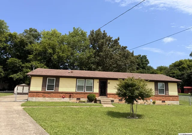 Photo 3 of Single family home for sale at 107 Winston Ct, Clarksville, TN 37042 | MLS# 3255587 | Listing updated on 2026-09-21