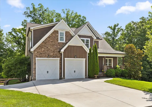 Photo 1 of Single family home for sale at 697 Sugar Leaf Ln, Soddy Daisy, TN 37379 | MLS# 3337115 | Listing updated on 2026-09-16