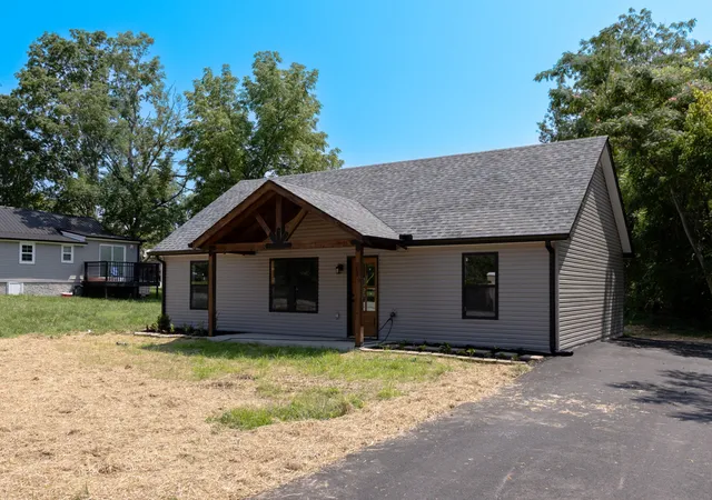 Homes for sale in Hohenwald, TN | 249 N Walnut St, Hohenwald, TN 38462 | MLS# 3261510