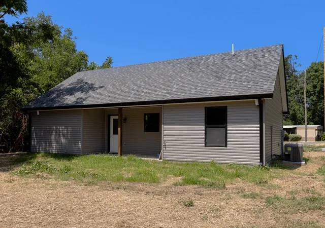 Homes for sale in Hohenwald, TN | 249 N Walnut St, Hohenwald, TN 38462 | MLS# 3261510