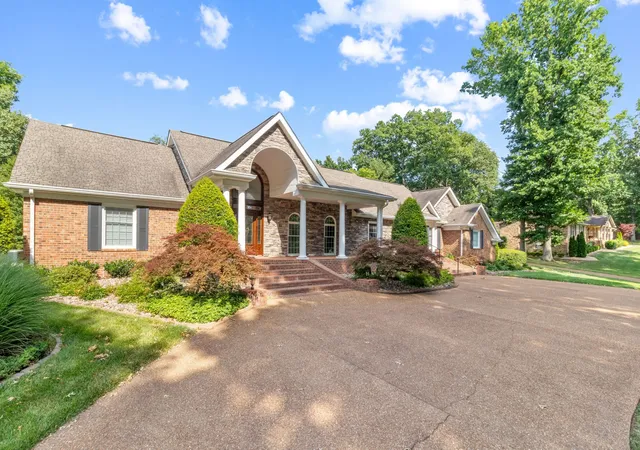 Photo 3 of Single family home for sale at 363 Fairway Dr, Clarksville, TN 37043 | MLS# 3283711 | Listing updated on 2026-08-20
