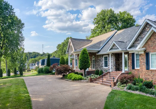 Photo 3 of Single family home for sale at 363 Fairway Dr, Clarksville, TN 37043 | MLS# 3283711 | Listing updated on 2026-08-20