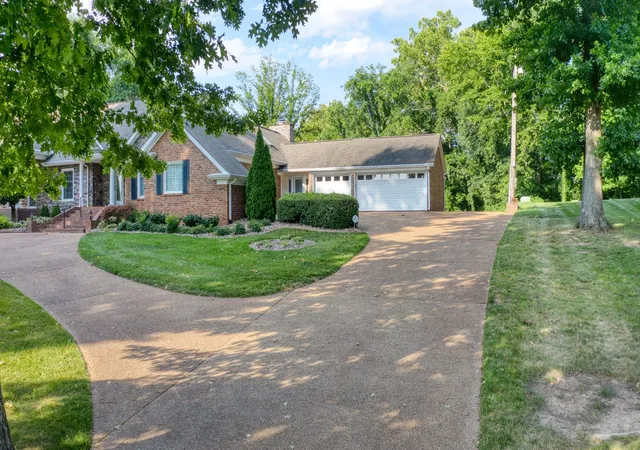 Photo 4 of Single family home for sale at 363 Fairway Dr, Clarksville, TN 37043 | MLS# 3283711 | Listing updated on 2026-08-20