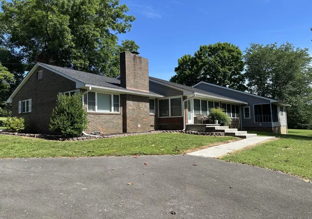 Photo 3 of Single family home for sale at 991 Highway 39 E, Englewood, TN 37329 | MLS# 3255569 | Listing updated on 2026-09-28