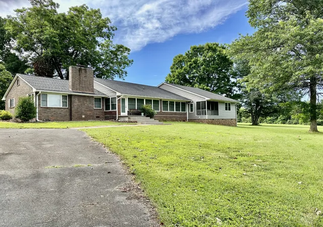 Photo 3 of Single family home for sale at 991 Highway 39 E, Englewood, TN 37329 | MLS# 3255569 | Listing updated on 2026-09-28