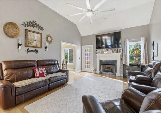 4th image of 1514 Brookstone Cir, Mount Juliet, TN 37122 | MLS# 3256460