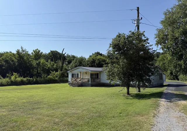 Homes for sale in Alexandria, TN | 1978 Lower Helton Rd, Alexandria, TN 37012 | MLS# 3256644