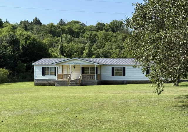Homes for sale in Alexandria, TN | 1978 Lower Helton Rd, Alexandria, TN 37012 | MLS# 3256644