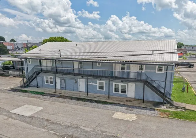 2nd image of 206 Edison St W, Fayetteville, TN 37334 | MLS# 3255670