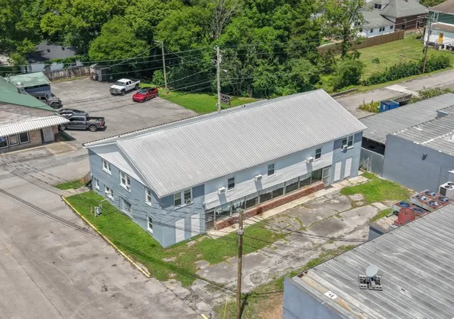Listing Photo 5 - Condo for sale in building located at 206 Edison St W, Fayetteville, TN 37334