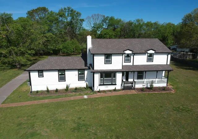 Homes for sale in Gallatin, TN | 1710 Hickory Trace Dr, Gallatin, TN 37066 | MLS# 3255676