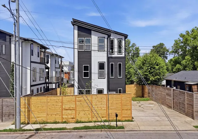 Photo 2 of Townhouse for sale at 1203 14th Avenue S, Nashville, TN 37212 | MLS# 3260219 | Listing updated on 2026-09-18