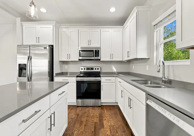 Photo 1 of Single family home for sale at 1209 Walsh St, Nashville, TN 37208 | MLS# 3262733 | Listing updated on 2026-10-22