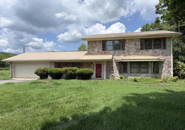 Photo 2 of Sale Pending at 3826 Lead Mine Valley Rd Sw, Cleveland, TN 37311 | MLS# 3255697 | Listing updated on 2026-08-20