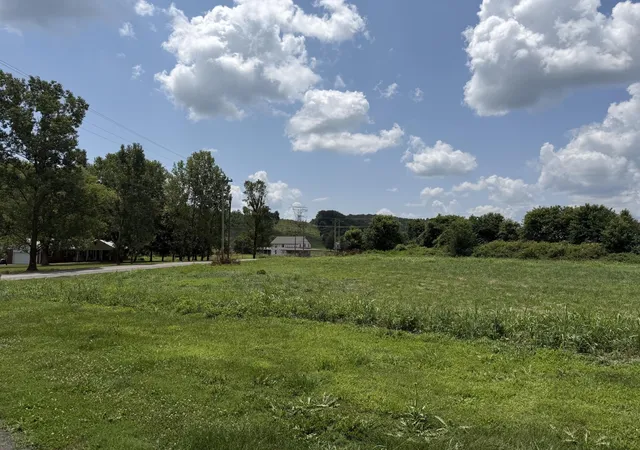 Photo 3 of Sale Pending at 3826 Lead Mine Valley Rd Sw, Cleveland, TN 37311 | MLS# 3255697 | Listing updated on 2026-08-20