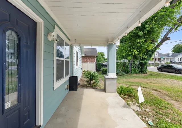 Photo 2 of Single family home for sale at 1503 21st Avenue N, Nashville, TN 37208 | MLS# 3255929 | Listing updated on 2026-08-22