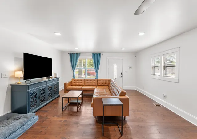 Photo 4 of Single family home for sale at 1503 21st Avenue N, Nashville, TN 37208 | MLS# 3255929 | Listing updated on 2026-08-22
