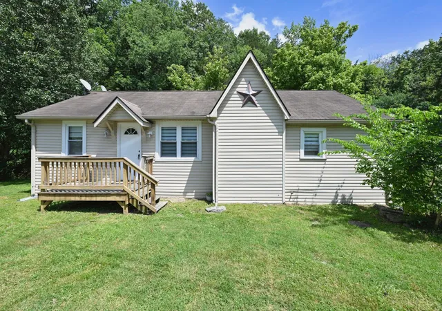 Homes for sale in Goodlettsville, TN | 1010 C Smith St, Goodlettsville, TN 37072 | MLS# 3256248