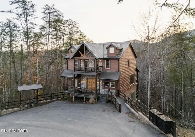 Photo 1 of Single family home for sale at 2110 Elk Pass Ln, Sevierville, TN 37876 | MLS# 3304515 | Listing updated on 2026-09-24