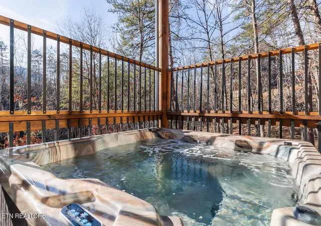 Photo 3 of Single family home for sale at 2110 Elk Pass Ln, Sevierville, TN 37876 | MLS# 3304515 | Listing updated on 2026-09-24