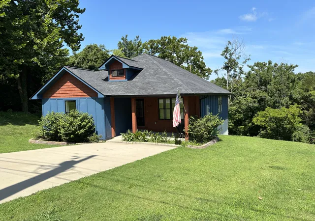 Homes for sale in Pulaski, TN | 420 Fort Hill Dr, Pulaski, TN 38478 | MLS# 3269883