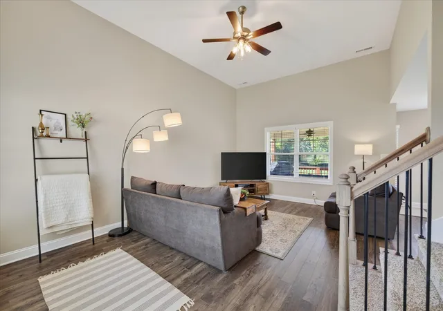 Photo 4 of Single family home for sale at 210 Ardell Dr, Clarksville, TN 37040 | MLS# 3260707 | Listing updated on 2026-10-23